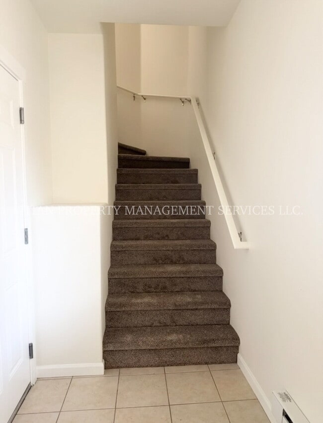 Photo - Modern 2-Bedroom Condo in Prime Tigard Location – Move-In Ready!