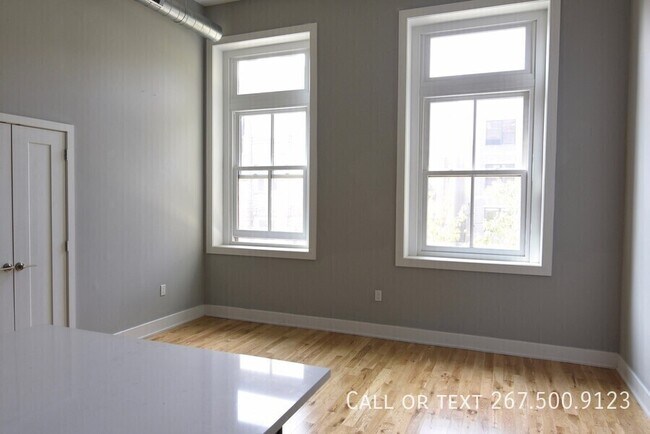 Foto del edificio - 1523 W Girard Ave