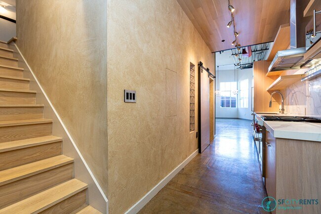 Building Photo - SoMa: Luxuriously Remodeled Conversion Liv...