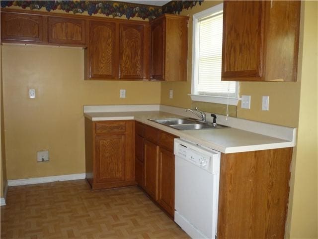 Building Photo - 10261 Green Moss Dr N