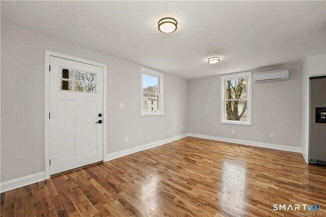 Foto del edificio - 49 Long Hill Ave