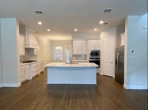 Building Photo - 2413 Gramercy Park Dr