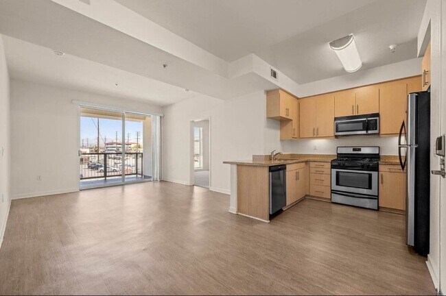 Foto del edificio - 5251 Vineland Ave