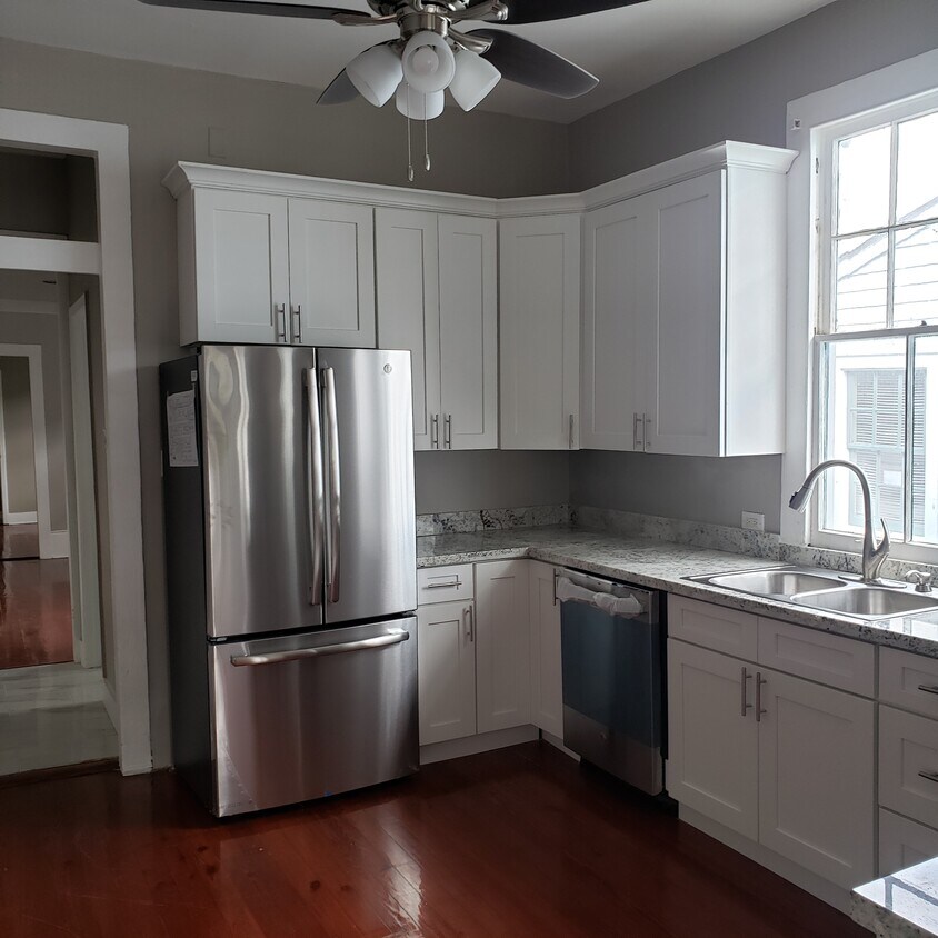Brand New Stainless Steel Appliances - 8421 Cohn St