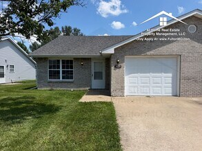 Building Photo - 429 Sabre Cir