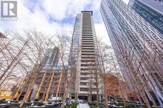 Building Photo - 18 Yorkville Ave