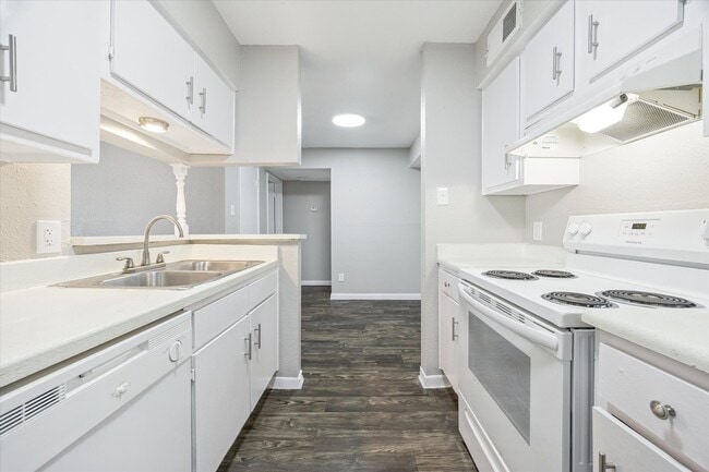 Foto del edificio - 3800 Sherwood Ln