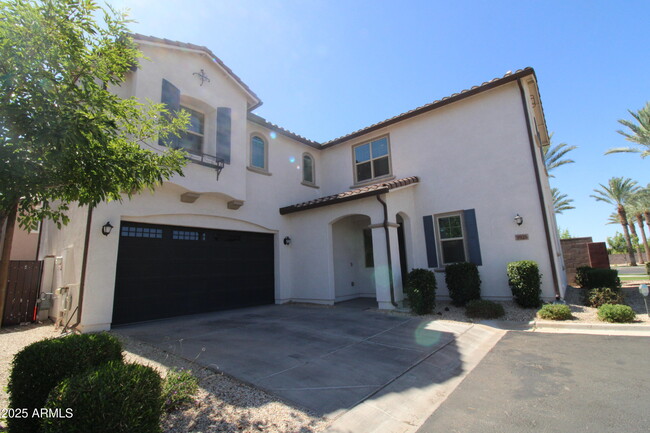 Building Photo - 9928 E Tahoe Ave
