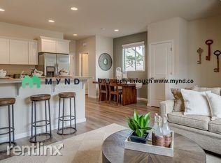 Building Photo - 3 br, 2.5 bath Townhome - 5731 Joynak St S