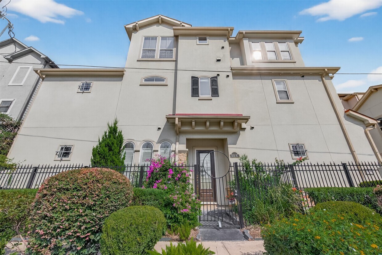 Foto principal - 931 W 23rd St