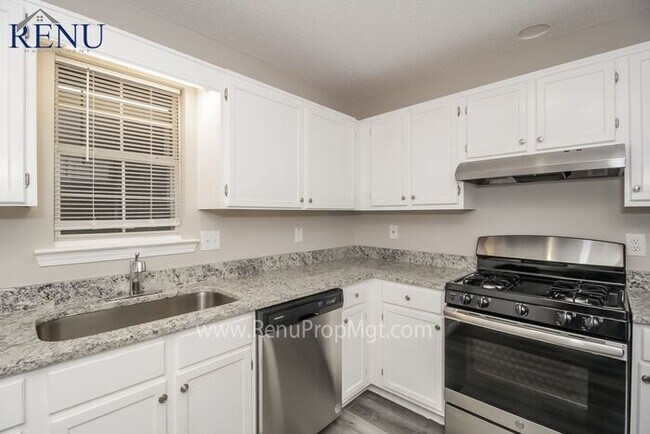 Foto del edificio - Available Now!