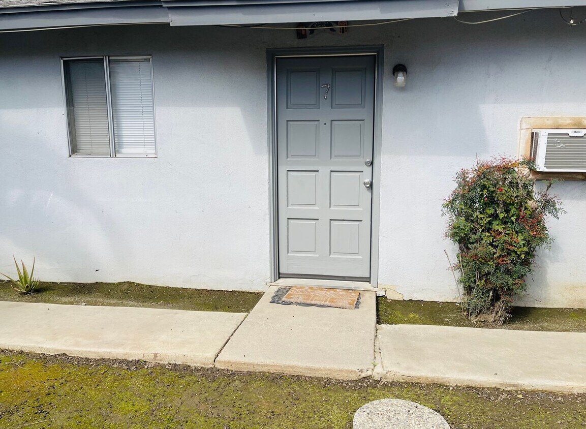 Foto principal - 33045 Road 159 Triplex