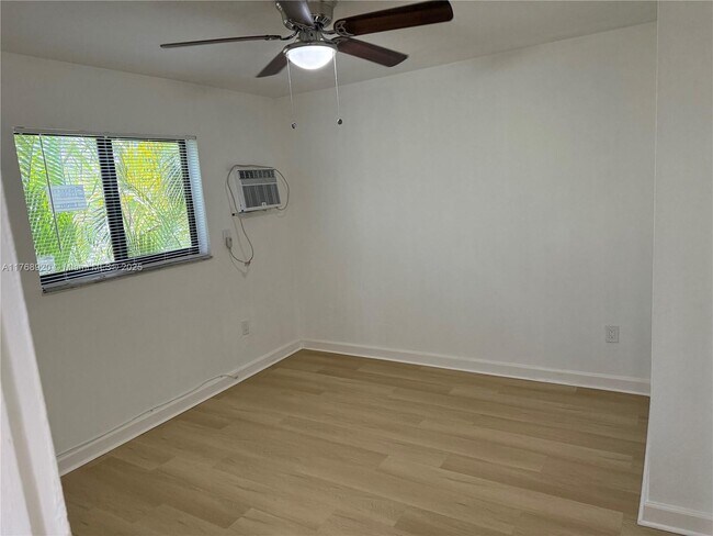 Foto del edificio - 180 NE 71st St