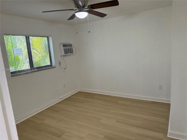 Building Photo - 180 NE 71st St