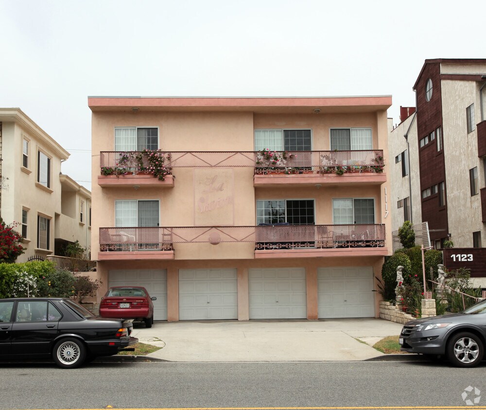 Primary Photo - La Sharon Apartments
