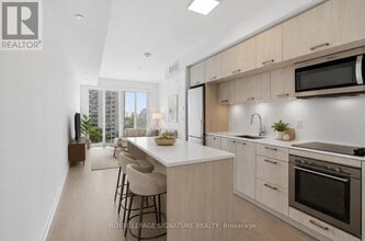 Building Photo - 50 McCaul St