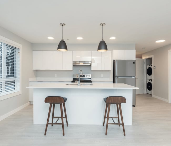 Building Photo - The Shores