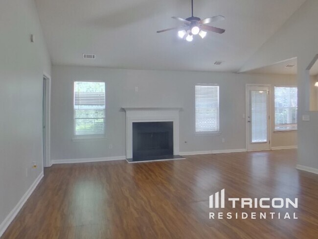 Foto del edificio - 300 Stone Ridge Way