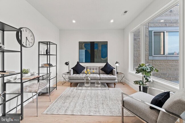 Foto del edificio - 1312 13th St NW