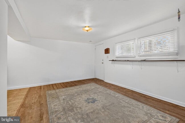 Building Photo - 1526 Potomac Ave SE