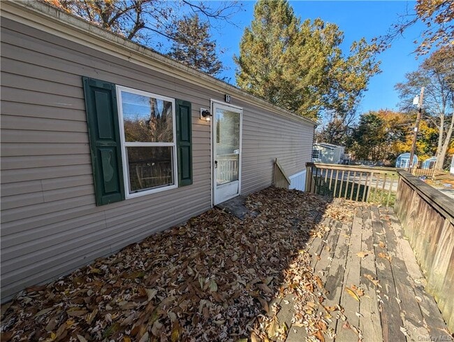 Building Photo - 13 Tanglewood Park Dr