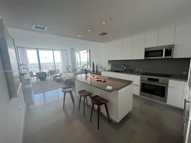 Foto del edificio - 88 SW 7th St