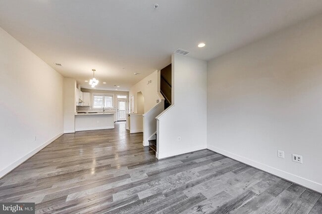 Building Photo - 16616 Crabbs Branch Way