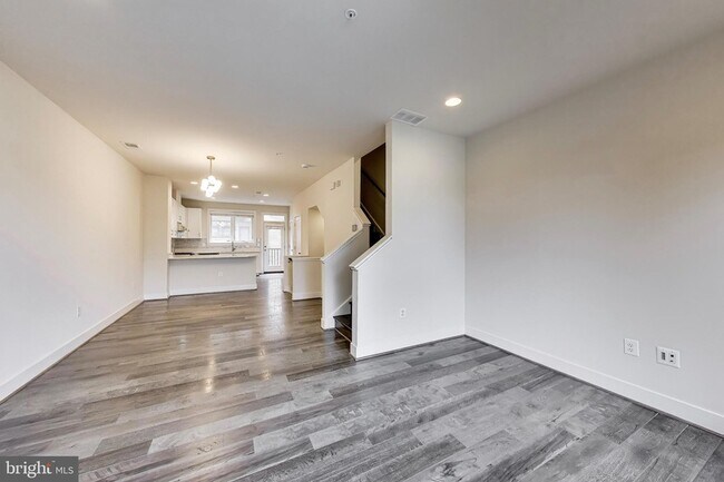 Foto del edificio - 16616 Crabbs Branch Way
