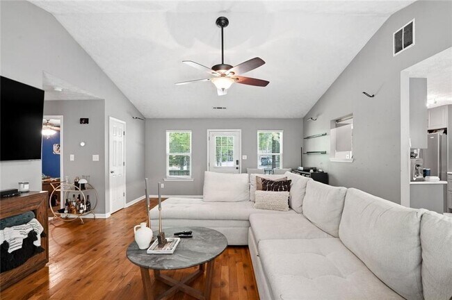 Foto del edificio - 131 Homestead Way