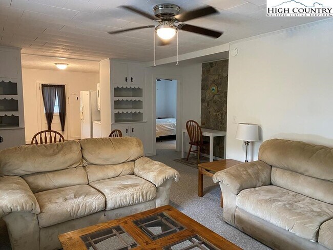 Foto del edificio - 1297 Lakeside Dr