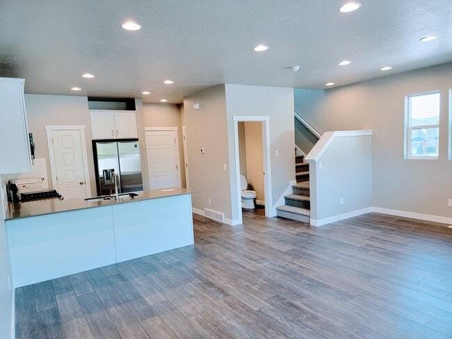 Foto del edificio - Gorgeous Townhome!!!