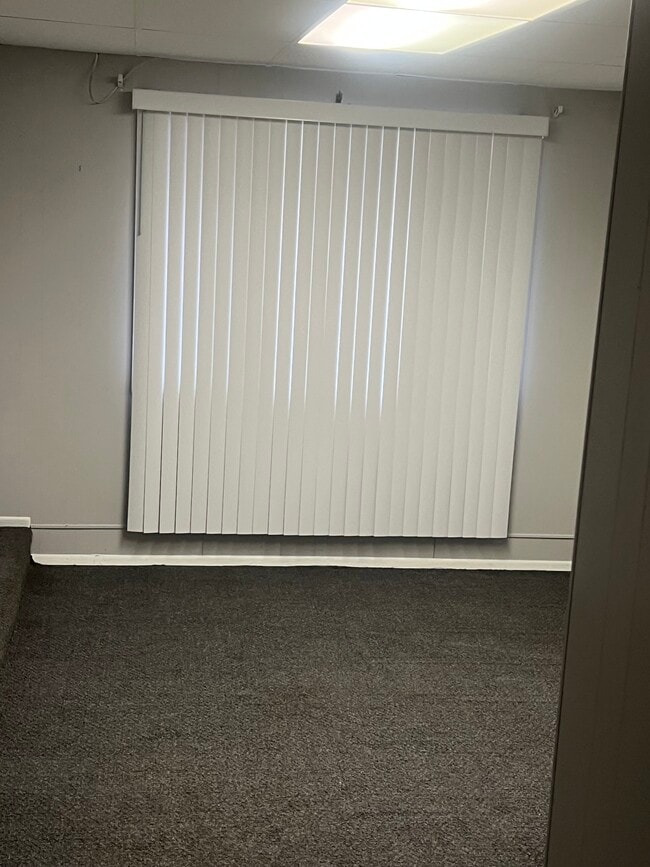 Building Photo - 505 W 53rd Ave