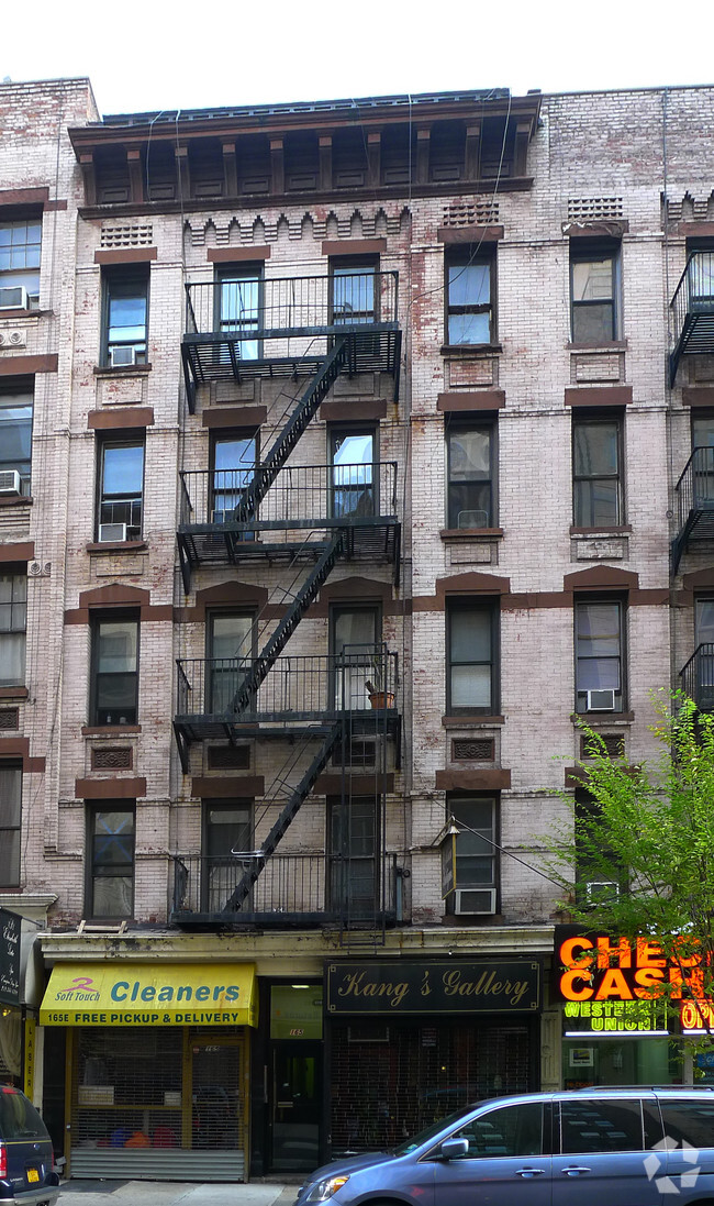 87th Street Apartments