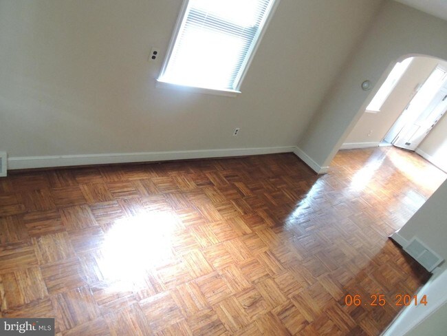 Foto del edificio - 55 Woodale Ave