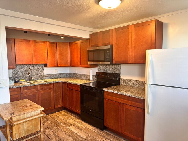 Foto del edificio - Charming Island Retreat – Available Now
