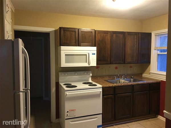 Building Photo - 517 Village Dr