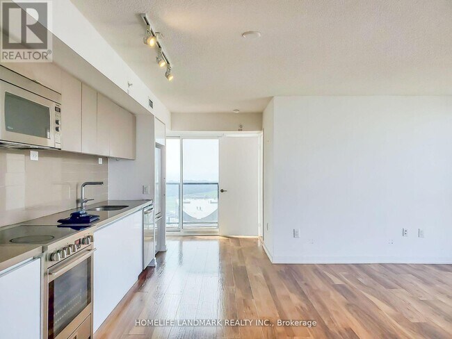 Building Photo - 85-4285 Queens Wharf Rd