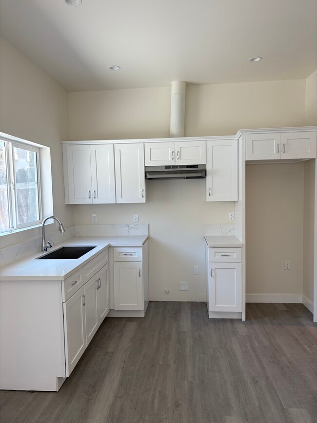 Building Photo - 314 N Market St