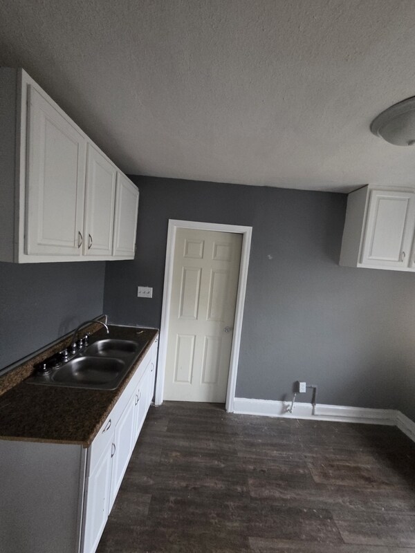 Foto del edificio - 2422 W Concordia Ave