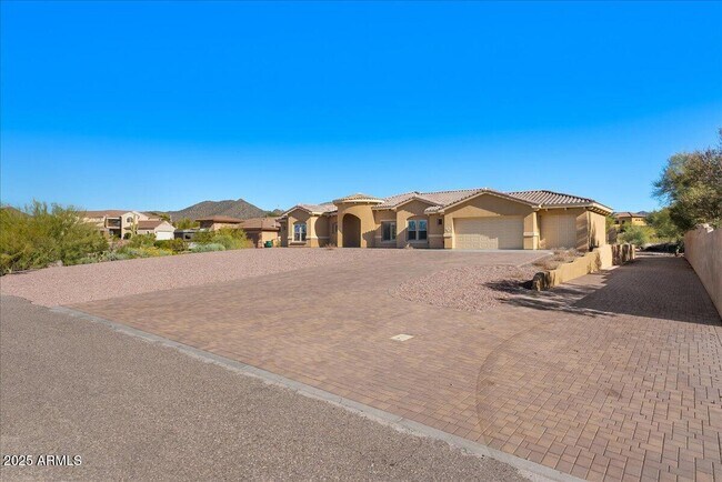 Foto del edificio - 3117 N 77th St