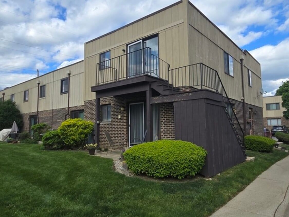 Primary Photo - 260 E Rimini Ct