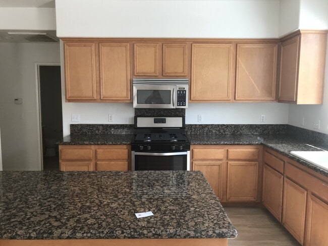 Building Photo - Ready Now! Cul-De-Sac Murrieta Beauty!!