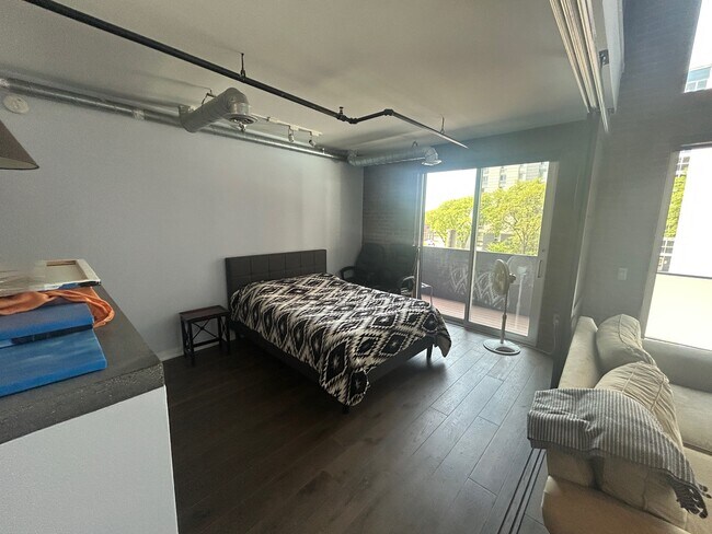 Foto del edificio - 614 S Troy St