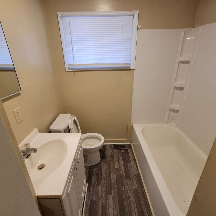 Foto del edificio - Near North 3BR/2BA House - Bettcher/64th Ave!