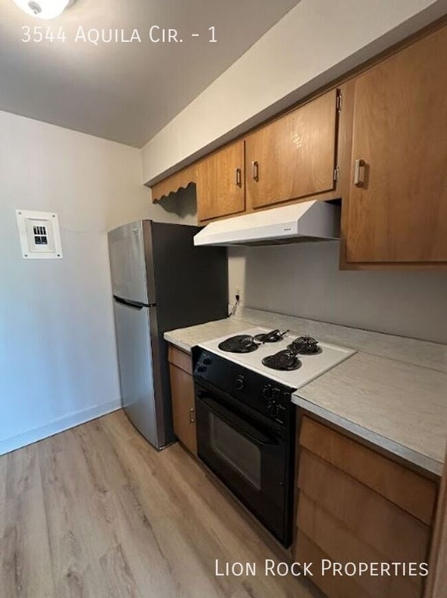 Foto del edificio - 3544 Aquila Cir