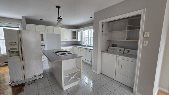 Building Photo - 97 Alma St