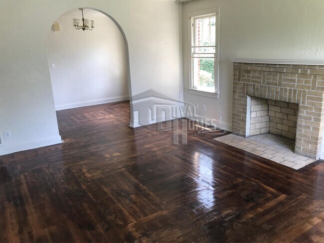 Foto del edificio - 1122 W 9th St