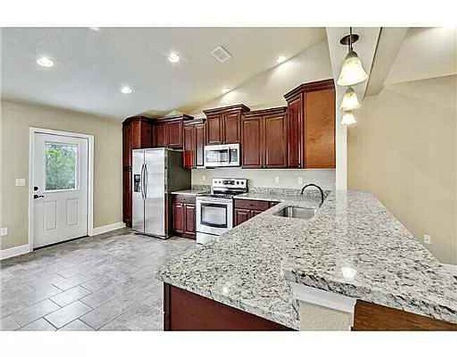 Foto del edificio - Gorgeous Brick Home located in the much desired West Wortham Elementary School area