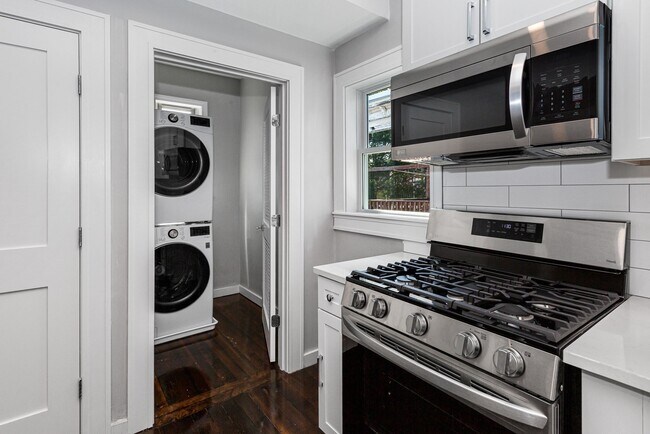 in-unit laundry - 19 Chase St
