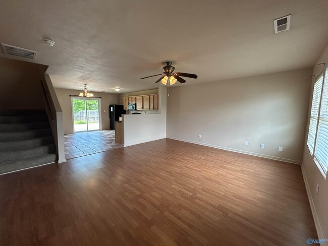 Foto del edificio - 115 Farmington Dr